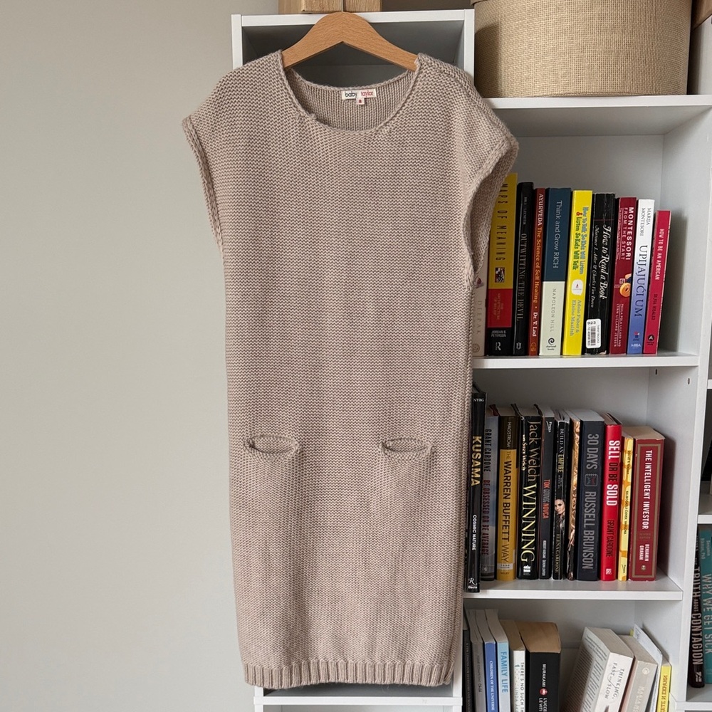 🌈 Baby Taylor 🌈 Knit Shift Dress in Taupe • Size 8 •